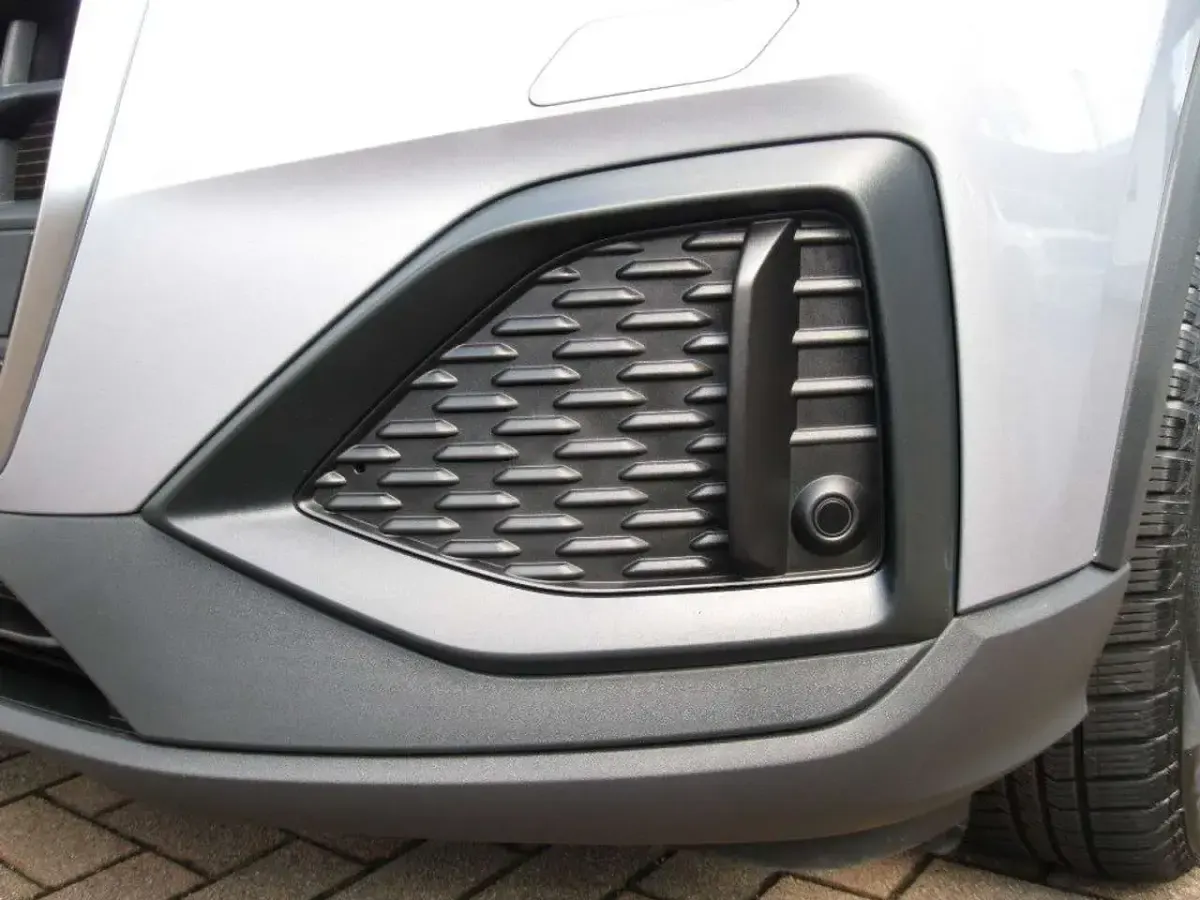 Usata Audi Q2 150 CV (110 kW) 2023 Argento floret SUV