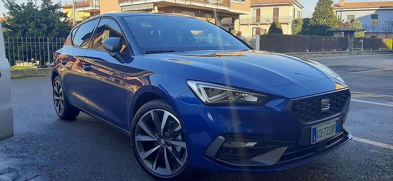 Usata Seat Leon FR 131 CV (96 kW) 2020 Blu/azzurro Berlina