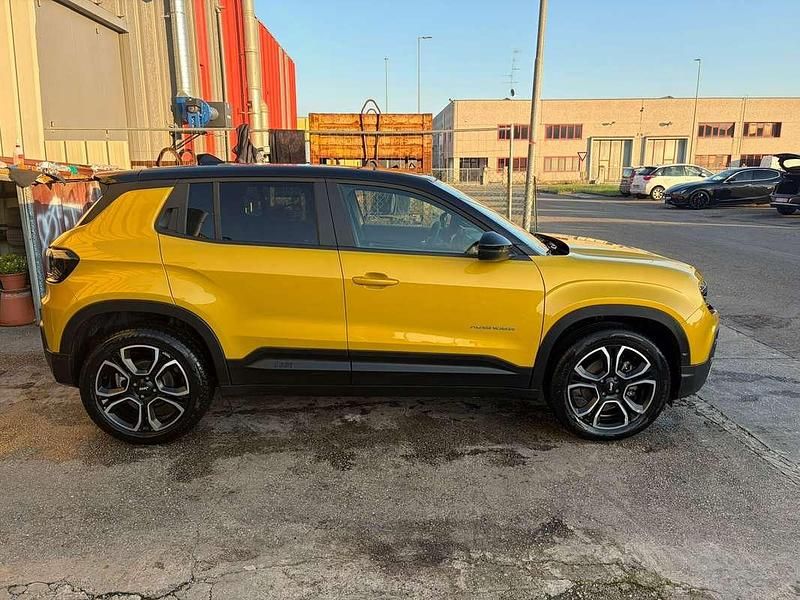 Usata Jeep Avenger EV Summit 61 kW (84 CV) 2023 Oro SUV