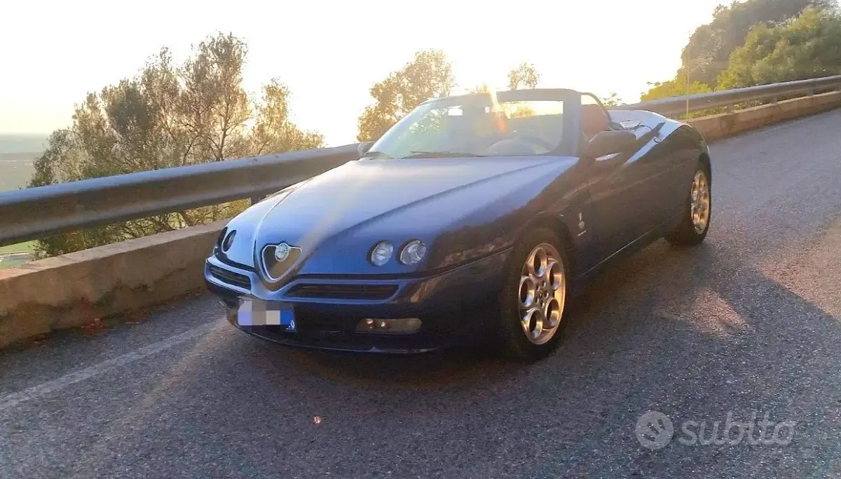 Usata Alfa Romeo Spider 150 CV (110 kW) 2002 Blu Cabrio