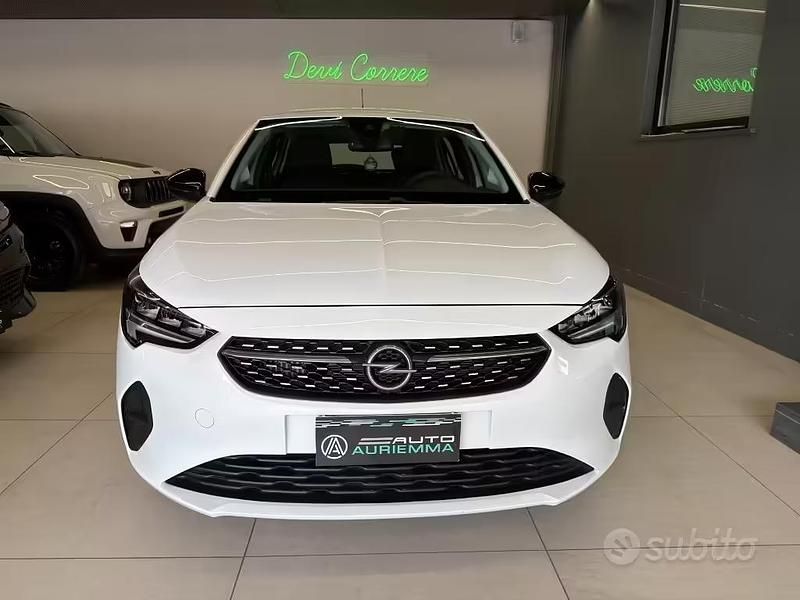 Usata Opel Corsa Elegance 102 CV (75 kW) 2022 Bianco Utilitaria