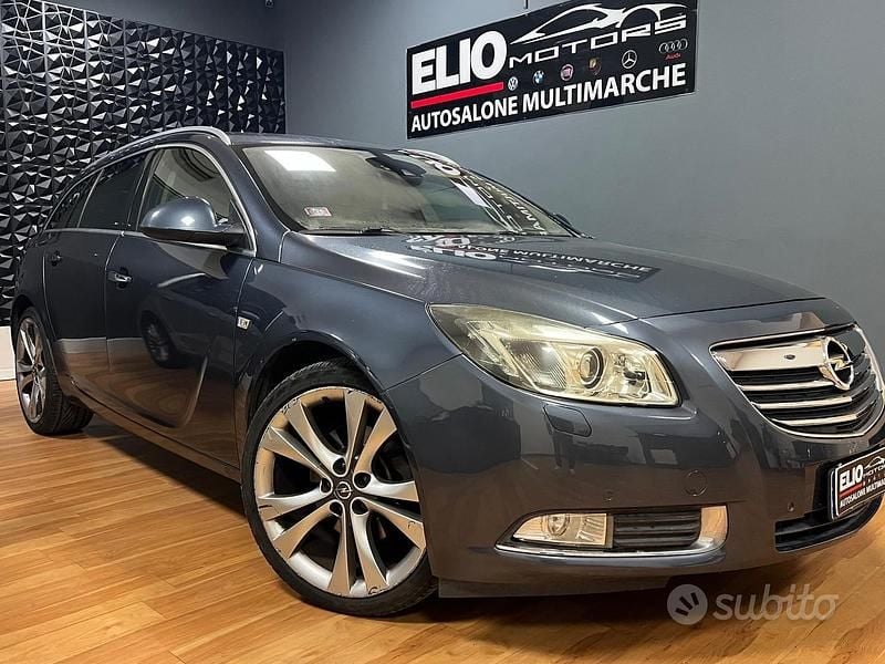 Grigio Usata 2009 Opel Insignia Station wagon | 3800 € (Buon prezzo) - Immagine 1/4