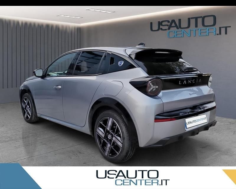 Usata Lancia Ypsilon 110 CV (80 kW) 2024 Utilitaria