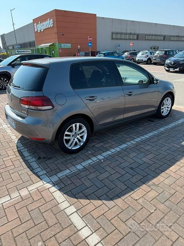 Usata VW Golf VI 102 CV (75 kW) 2009 Grigio Utilitaria
