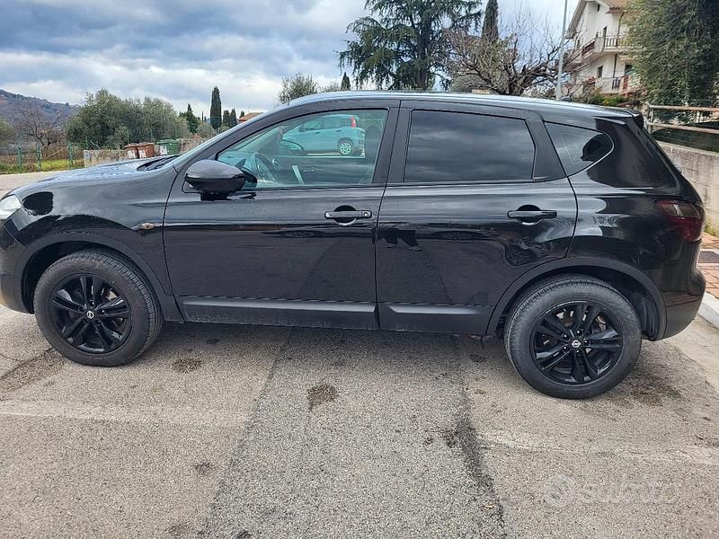 Usata Nissan Qashqai Tekna 115 CV (84 kW) 2014 Nero SUV