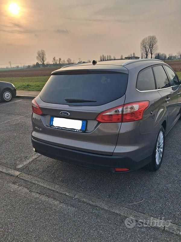 Usata Ford Focus Titanium 116 CV (85 kW) 2014 Marrone Station wagon