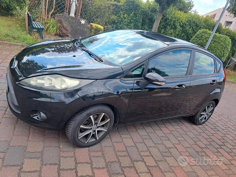 Usata Ford Fiesta 2010 Nero Utilitaria