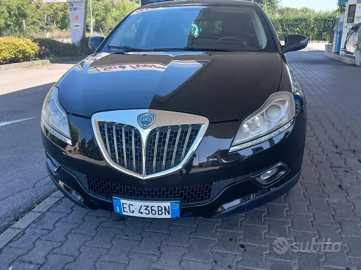 Usata Lancia Delta Gold 105 CV (77 kW) 2011 Nero Utilitaria