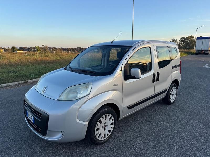 Argento Usata 2011 Fiat Qubo Active Monovolume | 3200 € (Super prezzo) - Immagine 1/4