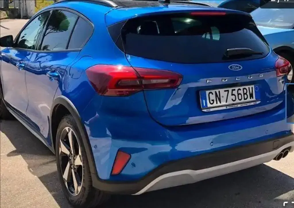 Usata Ford Focus Active X 125 CV (91 kW) 2023 Desert island blue (metallizzato) Berlina