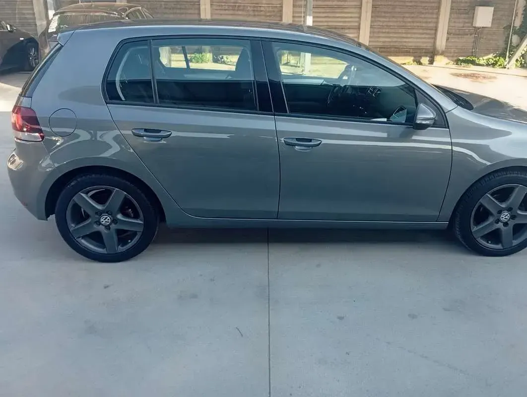 Usata VW Golf VI Highline 105 CV (77 kW) 2011 Grigio Utilitaria