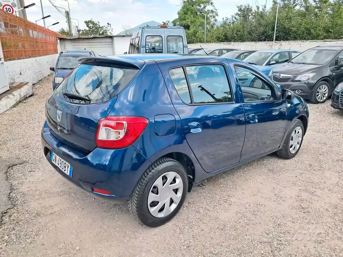 Usata Dacia Sandero 90 CV (66 kW) 2016 Blu Berlina