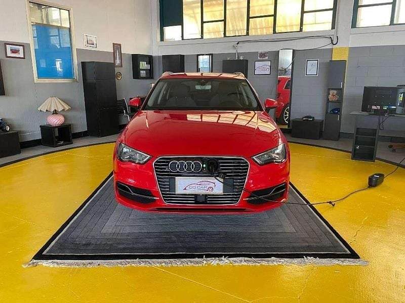 Usata Audi e-tron Ambition 150 CV (110 kW) 2016 Rosso SUV