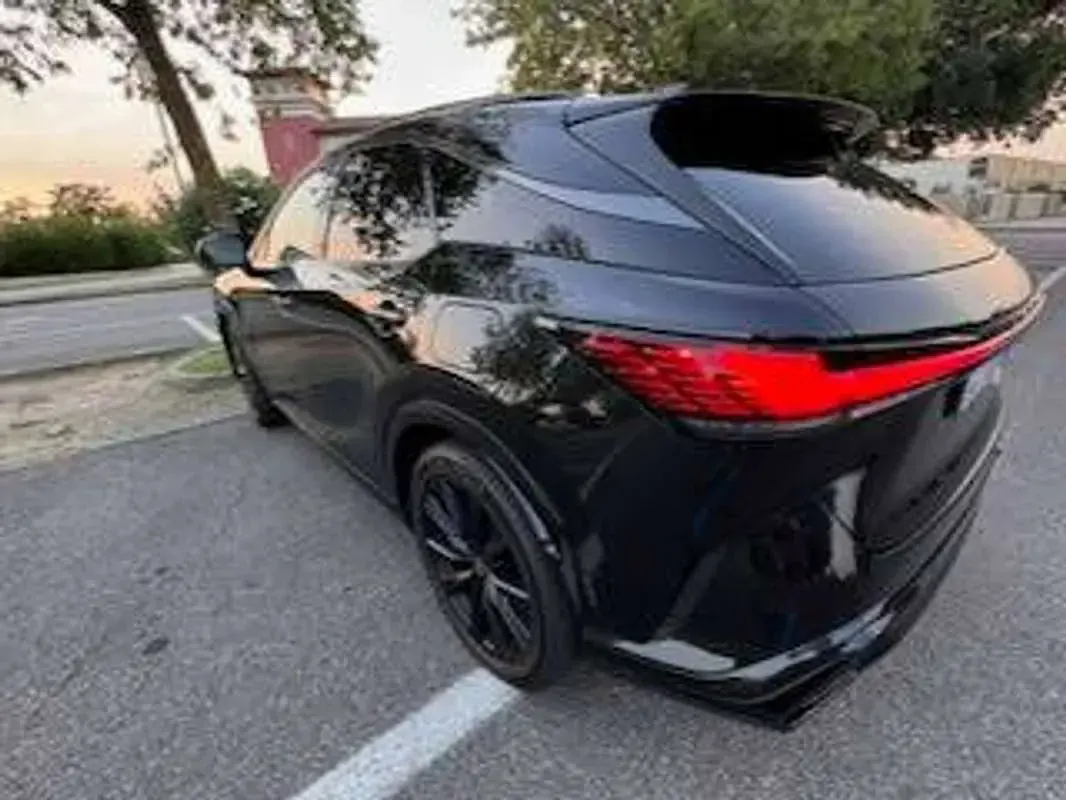 Usata Lexus RX500h Sport Line 272 CV (200 kW) 2024 Nero SUV