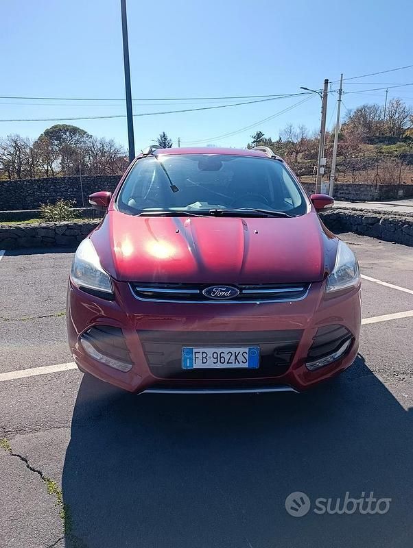 Usata Ford Kuga Titanium 120 CV (88 kW) 2016 Rosso SUV