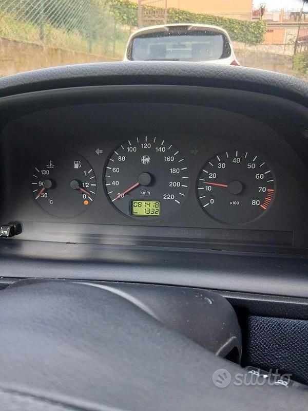 Usata Alfa Romeo 145 103 CV (75 kW) 1998 Blu Utilitaria