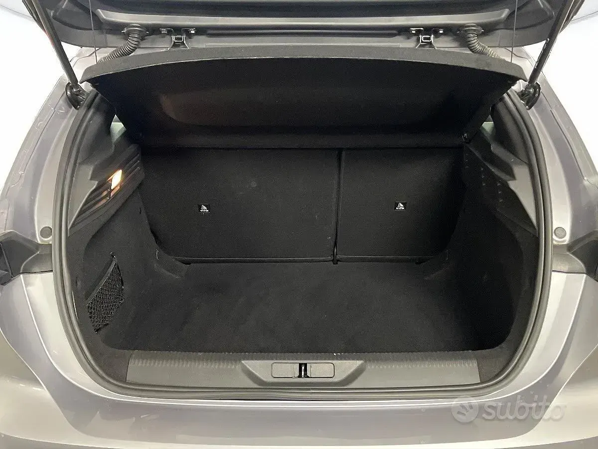 Usata Peugeot 308 Active 110 CV (80 kW) 2023 Grigio Berlina