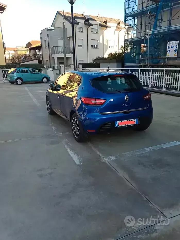 Usata Renault Clio 75 CV (55 kW) 2019 Bluazzurro Station wagon