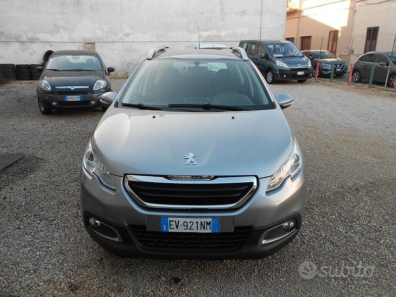 Usata Peugeot 2008 Active 68 CV (50 kW) 2015 Grigio SUV