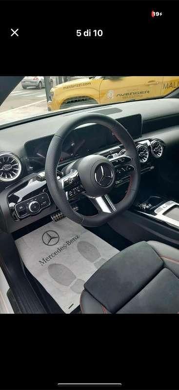 Usata Mercedes A180 AMG Line Premium Plus 116 CV (85 kW) 2023 Bianco Berlina