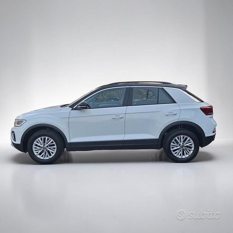 Begagnad VW T-Roc Life 150 HK (110 kW) 2024 Brun SUV
