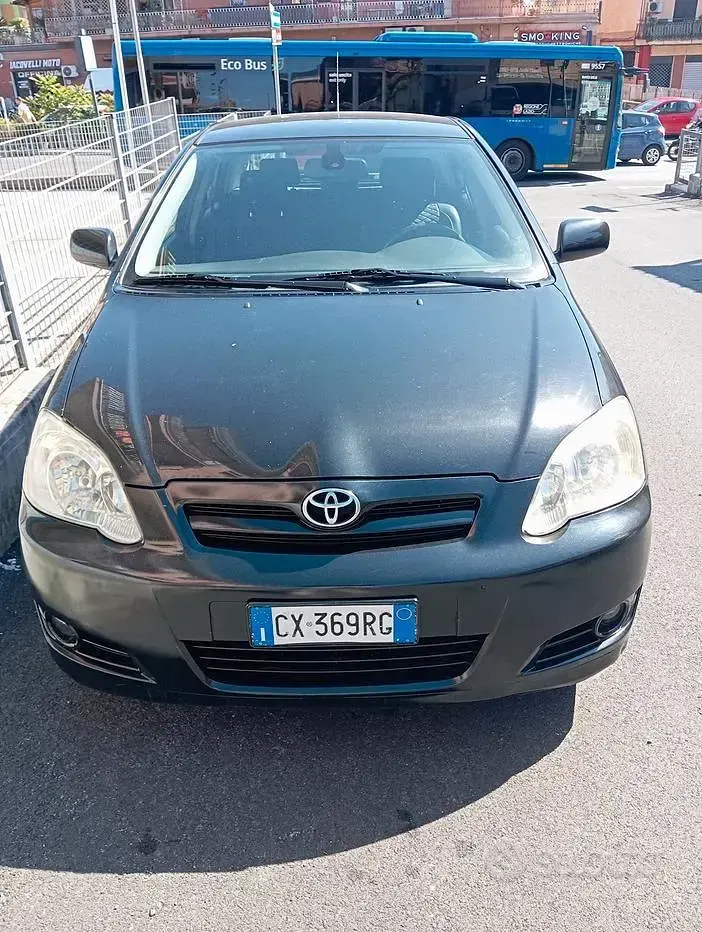 Usata Toyota Corolla 90 CV (66 kW) 2005 Nero Berlina