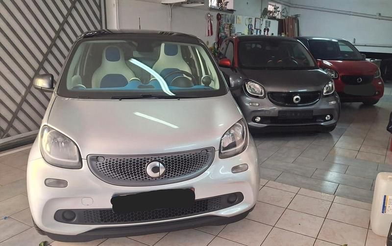 Usata Smart ForFour Prime 89 CV (65 kW) 2017 Argento Utilitaria