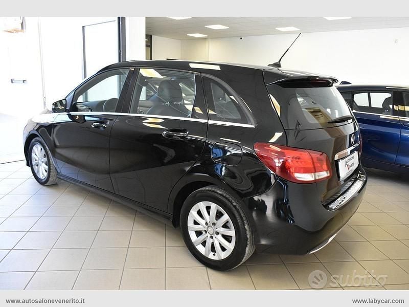 Usata Mercedes B180 Premium 109 CV (80 kW) 2016 Nero Monovolume