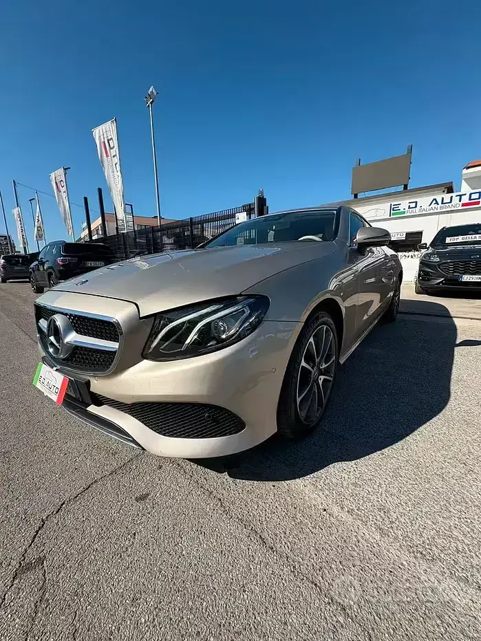 Usata Mercedes E350 258 CV (189 kW) 2017 Giallo Coupé