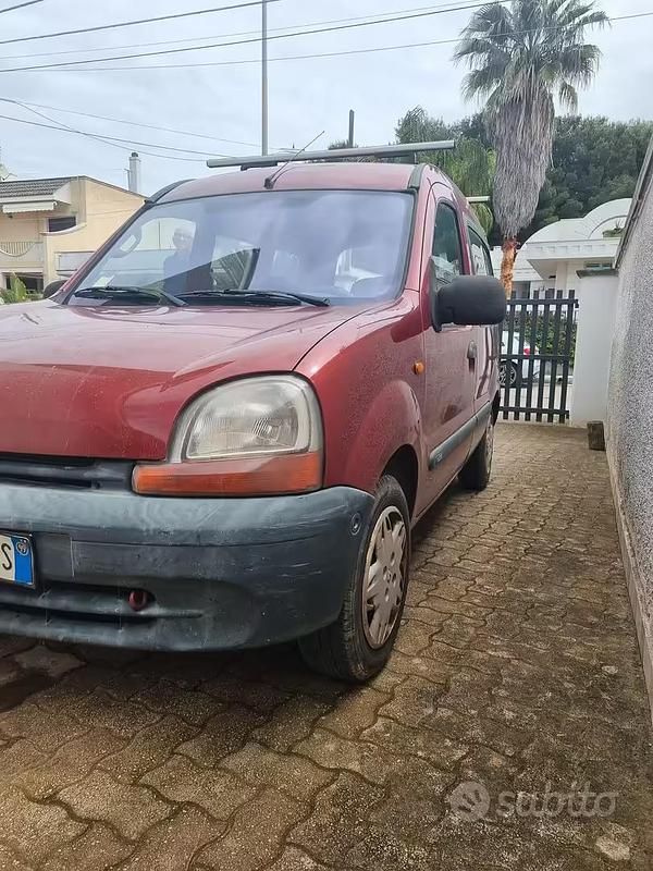 Usata Renault Kangoo 75 CV (55 kW) 1999 Rosso Monovolume