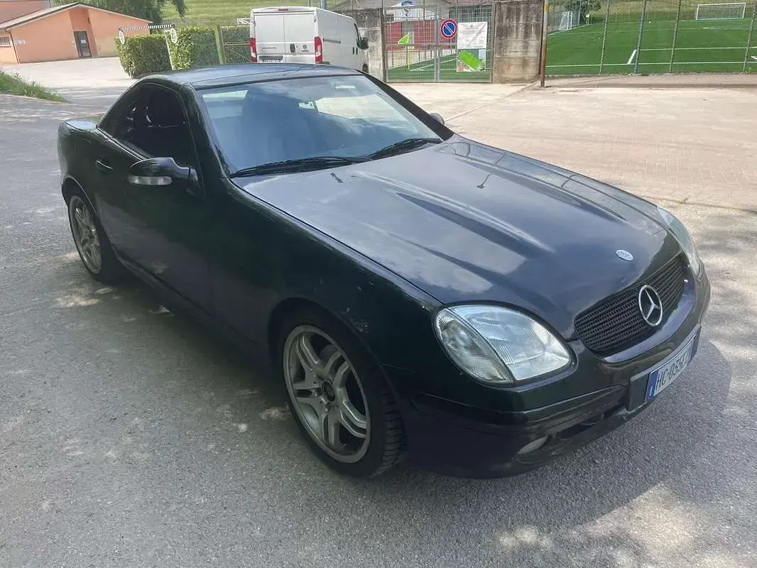 Usata Mercedes SLK320 218 CV (160 kW) 2000 Nero Cabrio