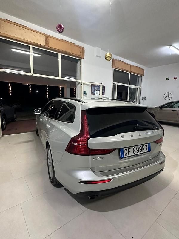 Usata Volvo V60 R-Design 149 CV (109 kW) 2021 Beige Station wagon