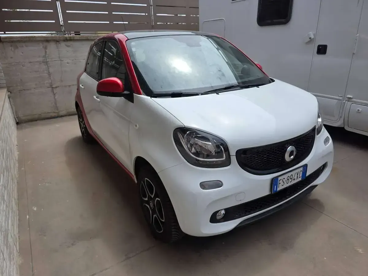 Usata Smart ForFour Prime 71 CV (52 kW) 2018 Bianco Utilitaria