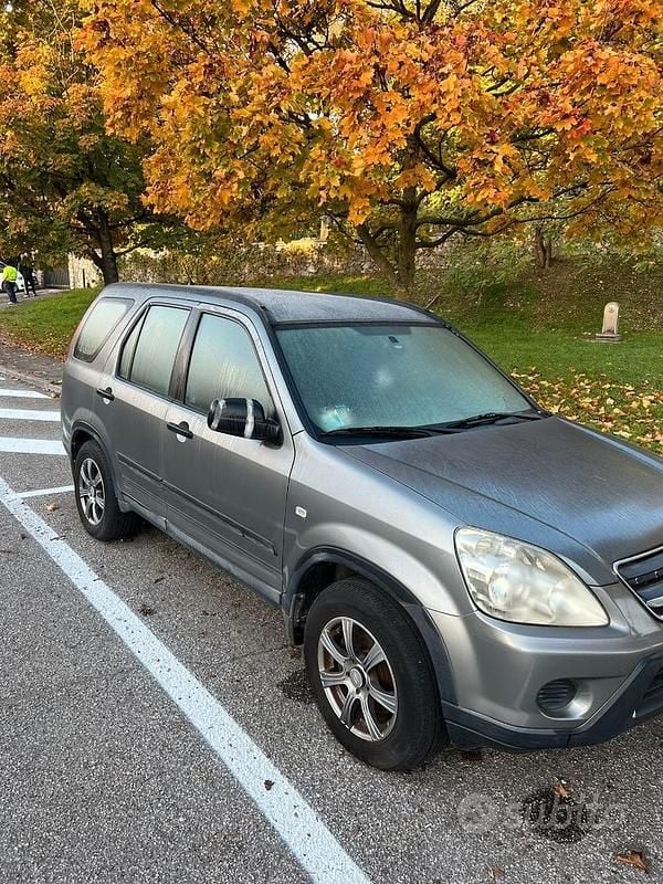 Usata 2005 Honda CR-V SUV | 1000 € - Immagine 1/4