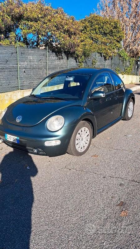 Usata VW Beetle 102 CV (75 kW) 2003 Verde Utilitaria