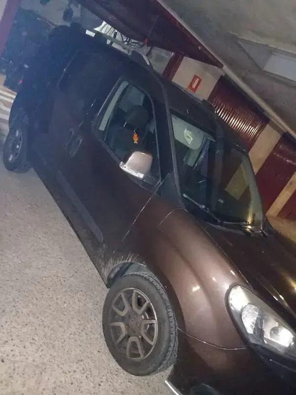 Usata Fiat Doblò Trekking 120 CV (88 kW) 2016 Marrone Monovolume