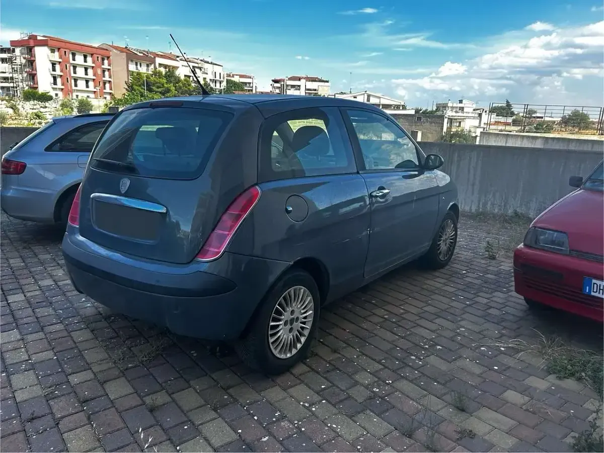 Usata Lancia Ypsilon 60 CV (44 kW) 2004 Other Utilitaria