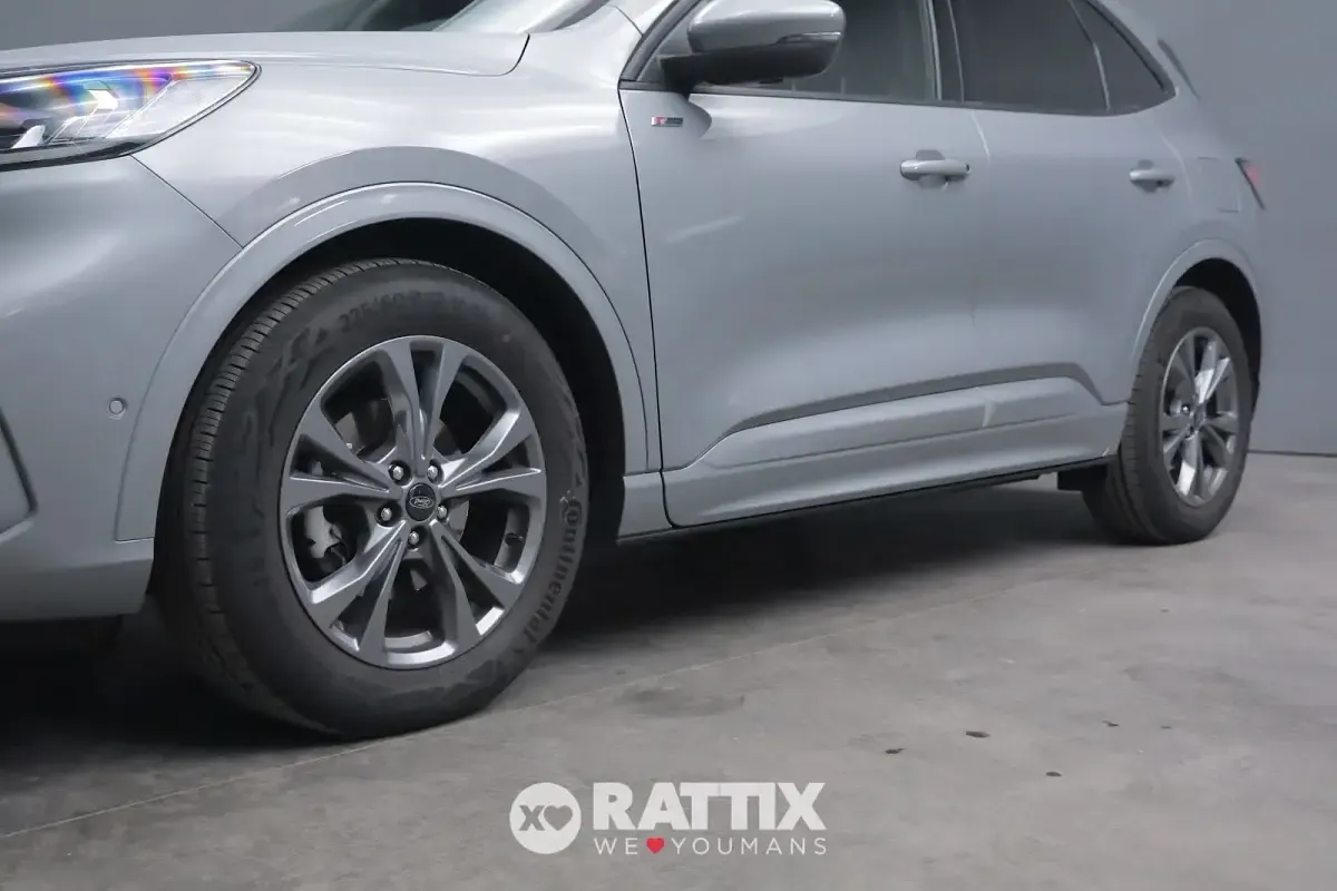 Usata Ford Kuga ST-Line 120 CV (88 kW) 2023 Grey matter SUV