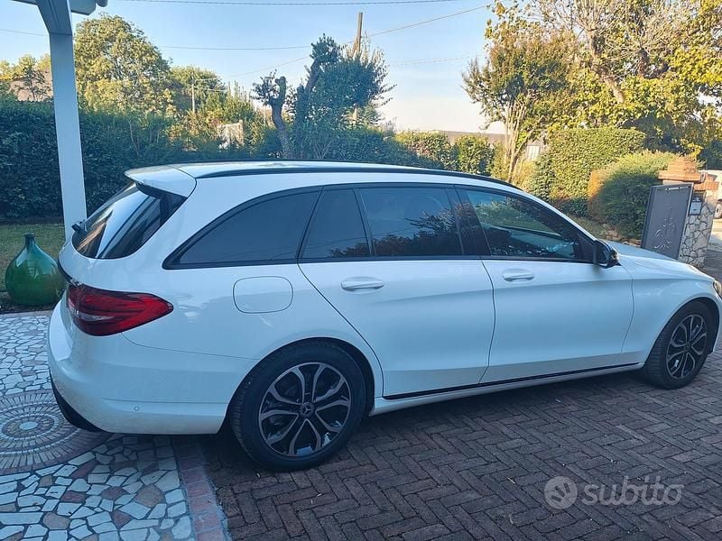Usata Mercedes C220 170 CV (125 kW) 2017 Bianco Station wagon