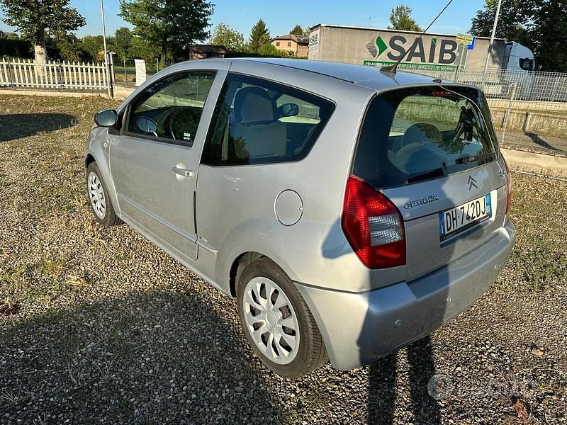 Usata Citroën C2 Elegance 73 CV (53 kW) 2008 Argento Utilitaria