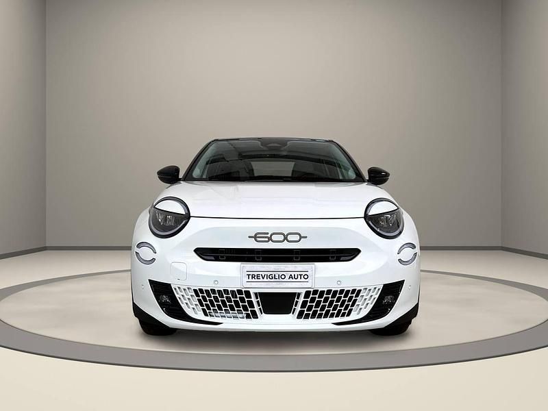 Usata Fiat 600 La Prima 145 CV (106 kW) 2024 Rosso SUV