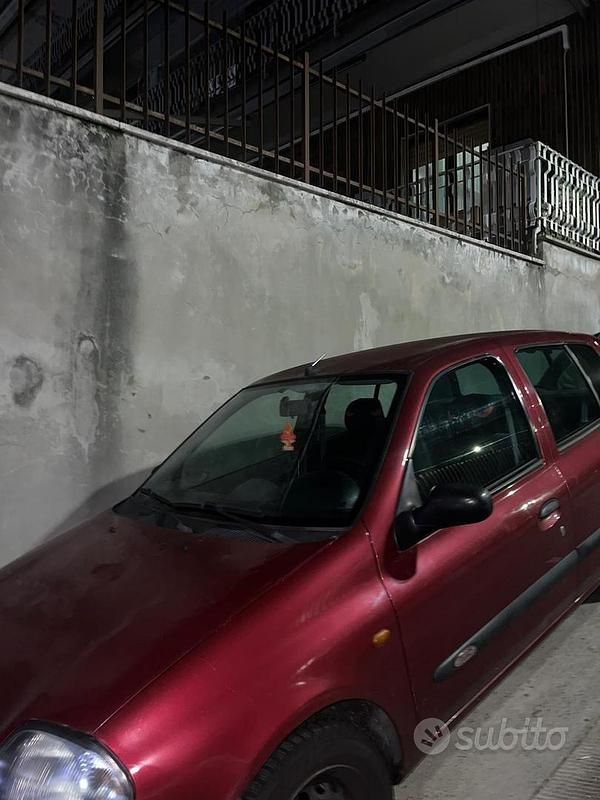 Usata Renault Clio 58 CV (42 kW) 1999 Rosso Berlina