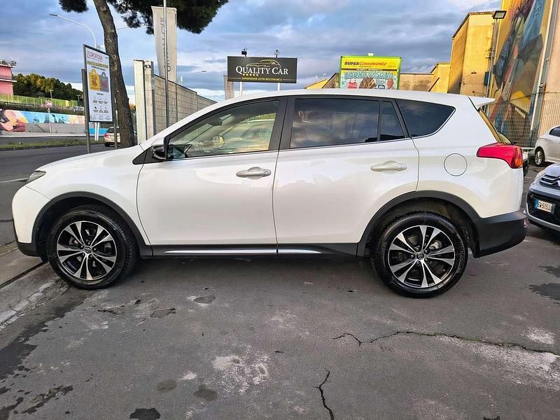 Usata Toyota RAV4 Lounge 124 CV (91 kW) 2014 Bianco SUV