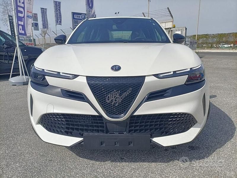 Nuova Alfa Romeo Junior 136 CV (100 kW) 2025 Bianco SUV