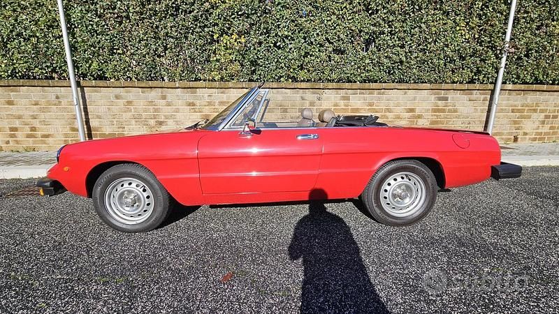 Usata Alfa Romeo Spider Veloce 128 CV (94 kW) 1981 Rosso Cabrio