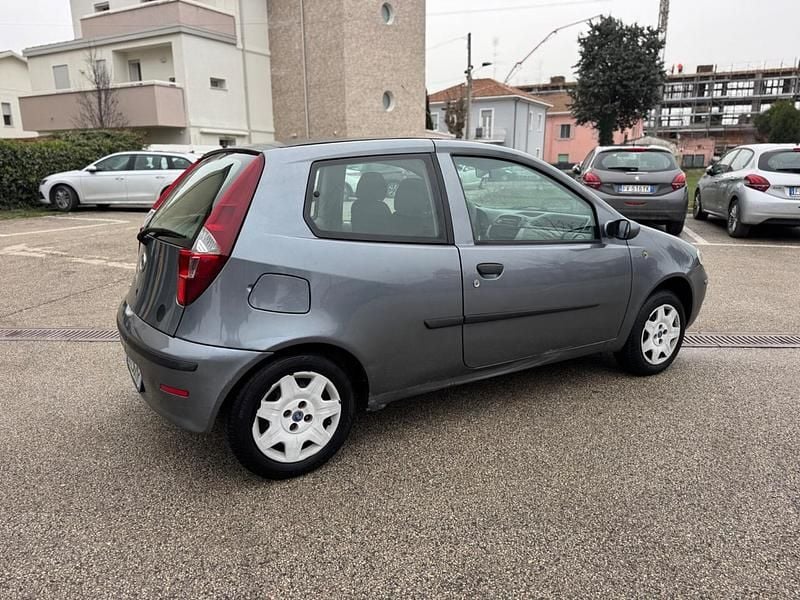 Usata Fiat Punto Emotion 80 CV (58 kW) 2003 Grigio Utilitaria