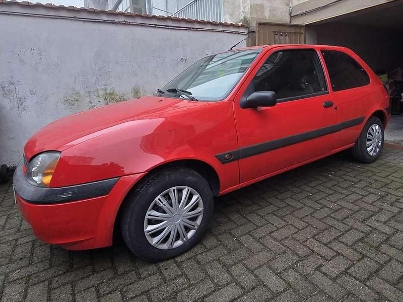 Usata Ford Fiesta Ghia 75 CV (55 kW) 2000 Rosso Utilitaria