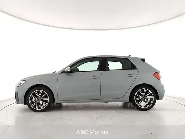 Usata Audi A1 Sportback Business 116 CV (85 kW) 2025 Grigio freccia perla Utilitaria