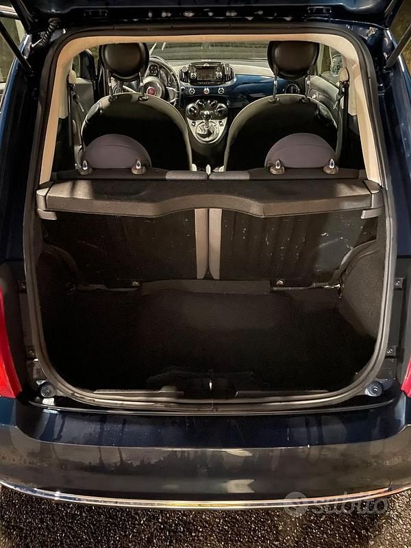 Usata Fiat 500 Lounge 69 CV (50 kW) 2018 Blu/azzurro Utilitaria