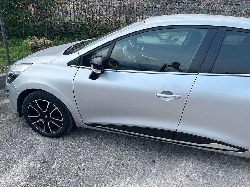 Usata Renault Clio IV Zen 90 CV (66 kW) 2016 Argento Berlina
